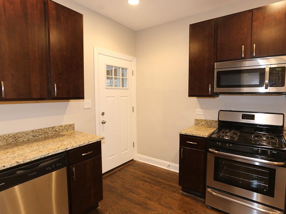 1st image of 2944 W Diversey Ave