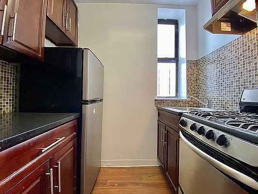 2nd image of 29 W 118th St APT 5B