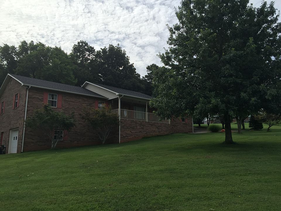 2nd image of 156 Bilderback Heights