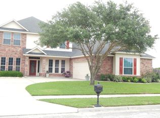 102 Whitechurch Ln, Victoria, TX 77904