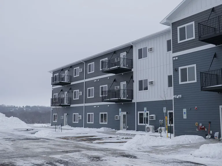 Pioneer Apartments & Townhomes — Photo 11
