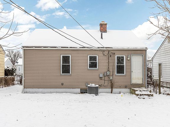 5th image of 2681 Hiawatha St