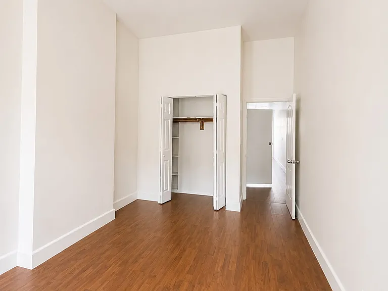 890 Glenmore Ave #1 — Photo 8