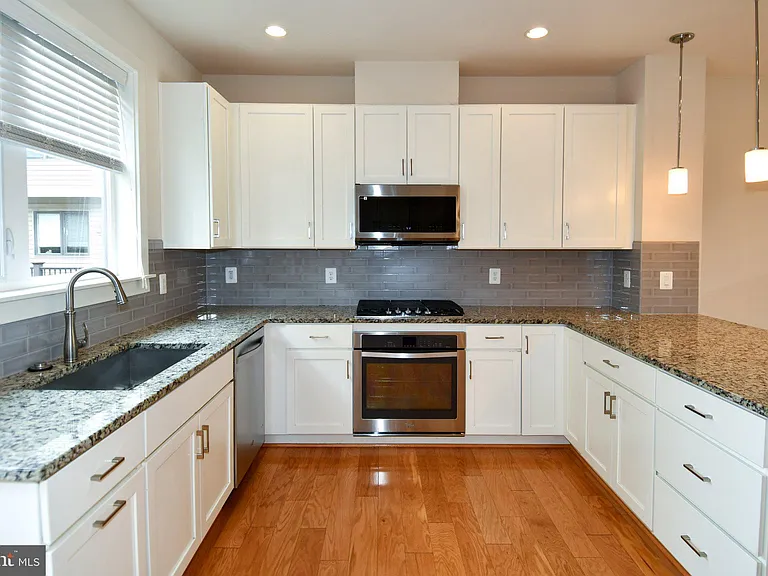 16301 Columbus Ave — Photo 13