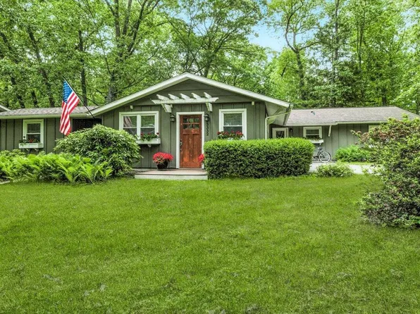 3332 Marquette Trl, Michigan City, IN 46360