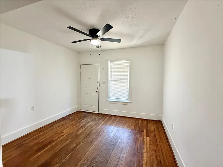 1125 Usener St — Photo 8