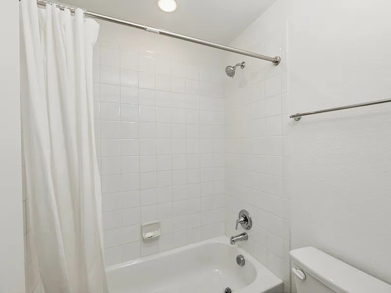 635 Brockwell Bnd — Photo 31