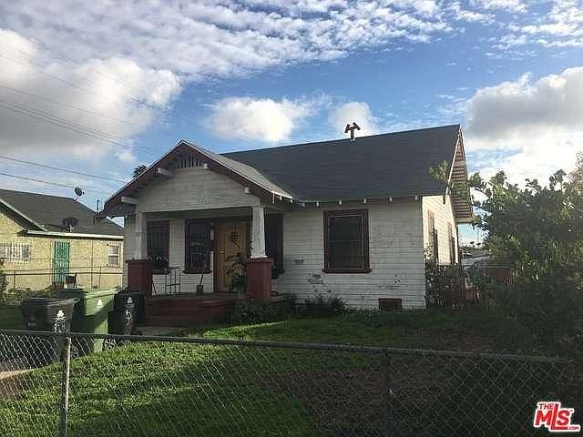 1st image of 818 W 80th St