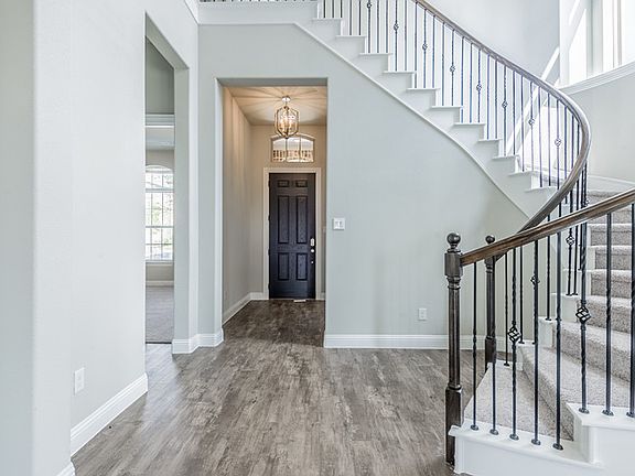 5th image of 17565 Sequoia Dr