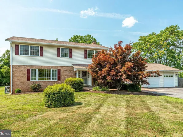 40668 Woodside Pl, Leesburg, VA 20175