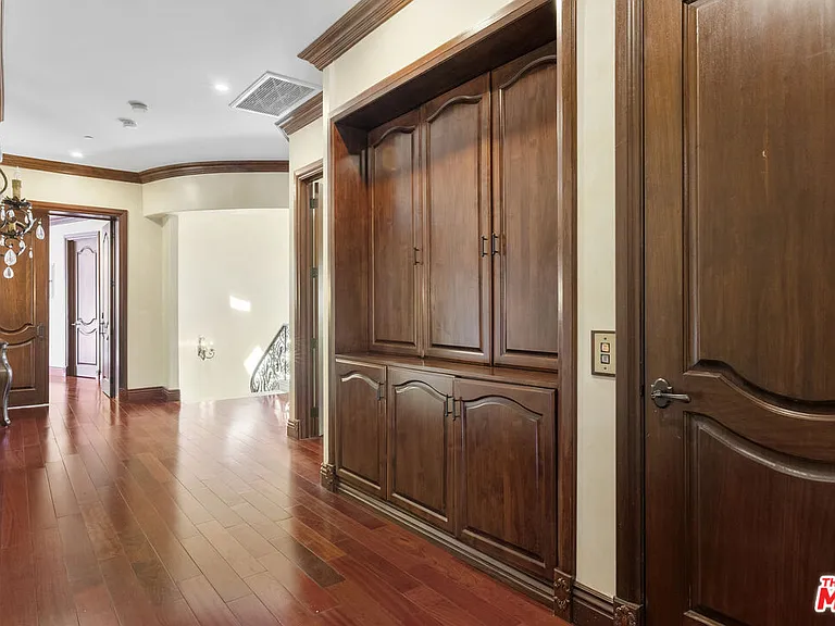 4141 Cambridge Rd — Photo 23