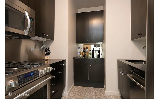 Rented by Douglas Elliman | media 7