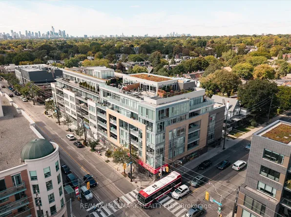 200 Woodbine Ave #403, Toronto, ON M4L 3P2