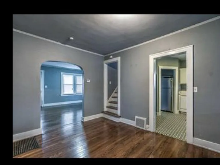 4664 Woolworth Ave — Photo 3