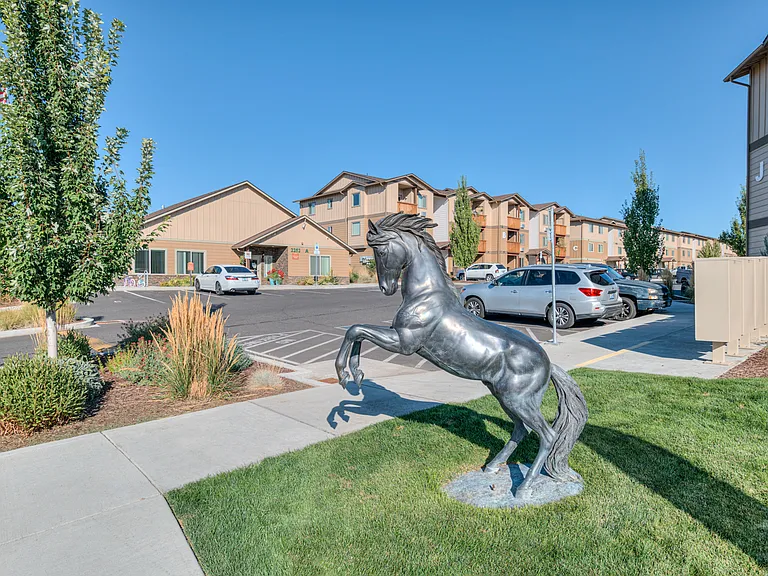 Wild Horse Mesa Apartments — Photo 18