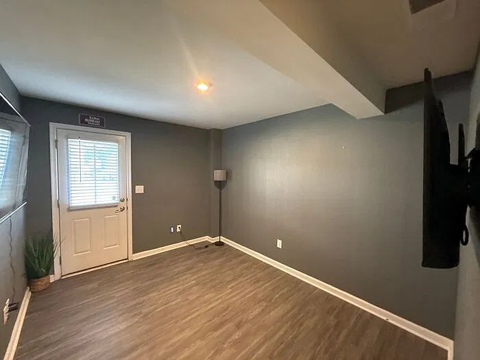 3 bed, 2.5 bath, 1735 sqft, $2,300 — Photo 3