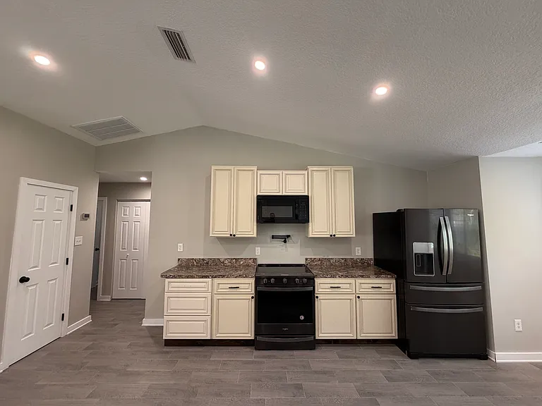 31 N Pizarro Point — Photo 12