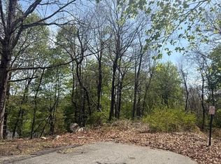 15 Winding Hill Rd, Hopatcong, NJ 07843