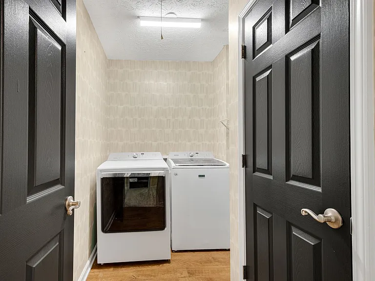 1735 Berry Ct — Photo 17