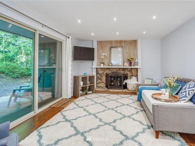 4629 W Lake Sammamish Pkwy SE APT H106, Issaquah, WA, 98027