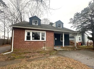 104 Weeks Rd, North Babylon, NY 11703