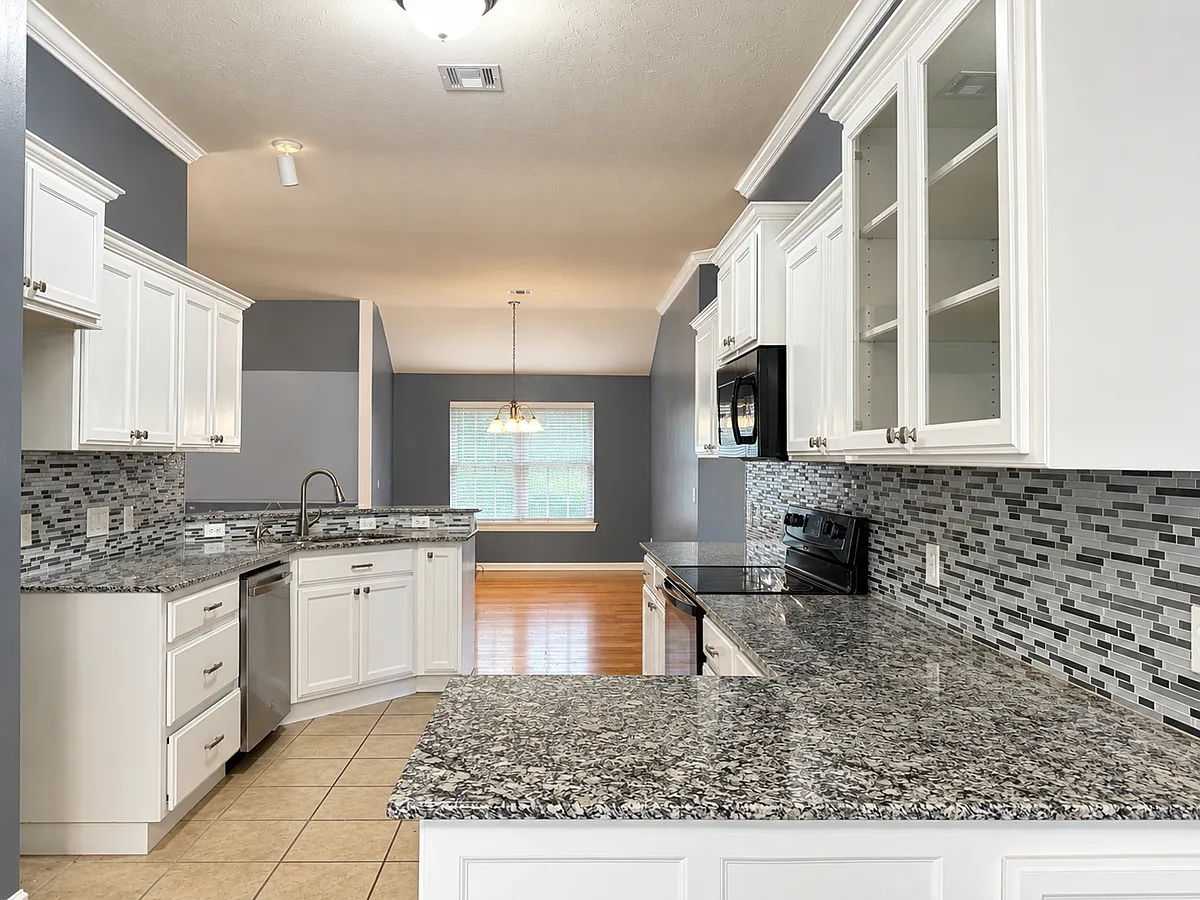 3 bed, 2.5 bath, 2060 sqft, $2,195 — Photo 3