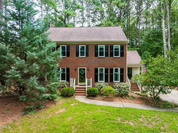 2901 Meadowview Ct, Apex, NC 27539