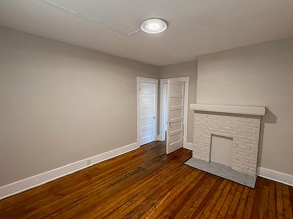 3rd image of 631 E Barbee Ave #1
