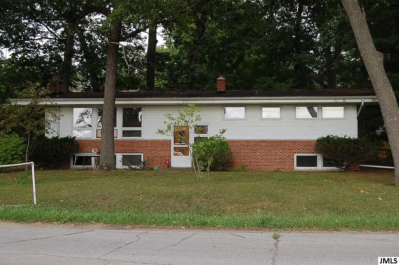 717 4th St photo 1