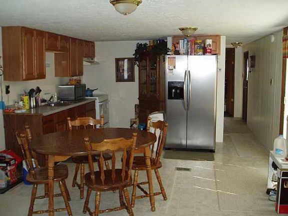 4th image of 446 N County Road 300 W