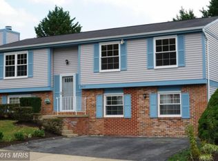 9417 Starlit Ponds Dr, Fairfax, VA 22032