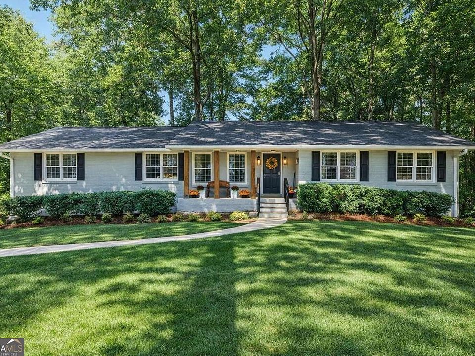 1st image of 7 Thrushwood Rd NE