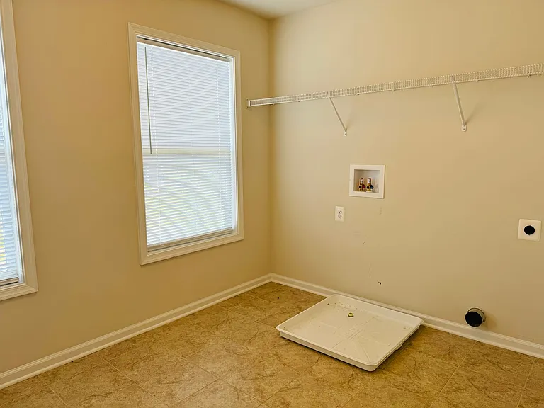 454 Coastal Ave — Photo 13