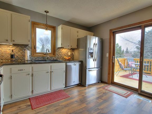 Bright Kitchen w/ elegant updates.