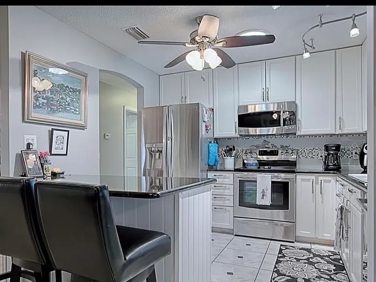 923 Oleander St — Photo 12