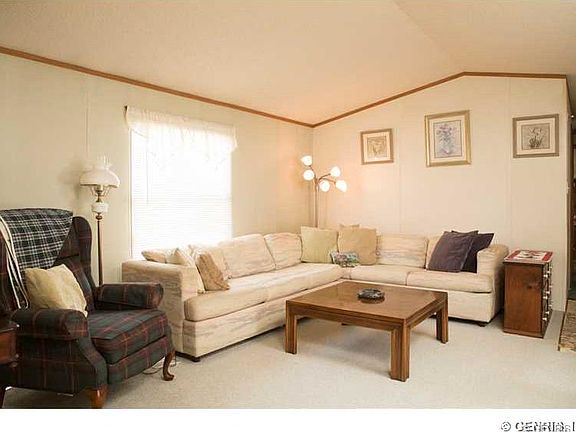 5th image of 121 Kateland Ln