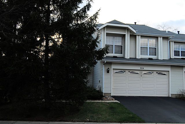 1st image of 924 Dighton Ln #924