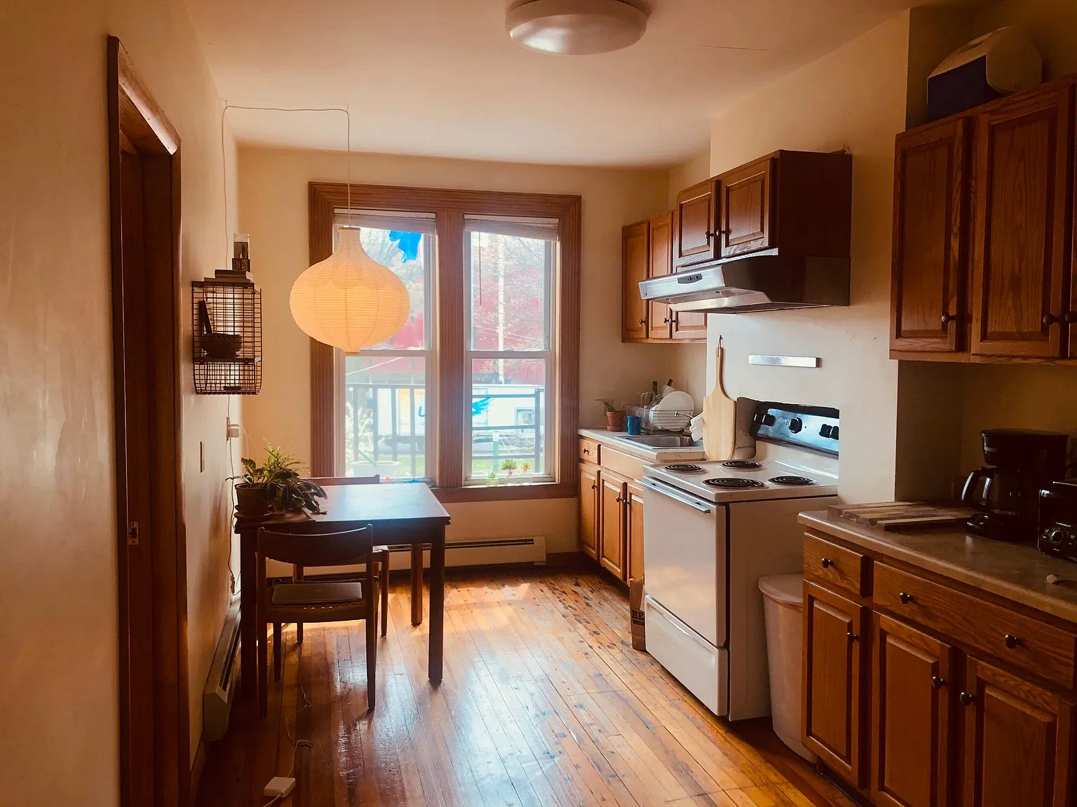 2 bed, 1300 sqft, $2,200 — Photo 2