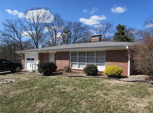 5 Rock Hill Ct, Edwardsville, IL 62025