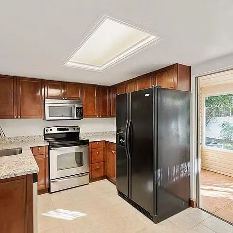2 bed, 2.5 bath, 1260 sqft, $1,800 — Photo 4