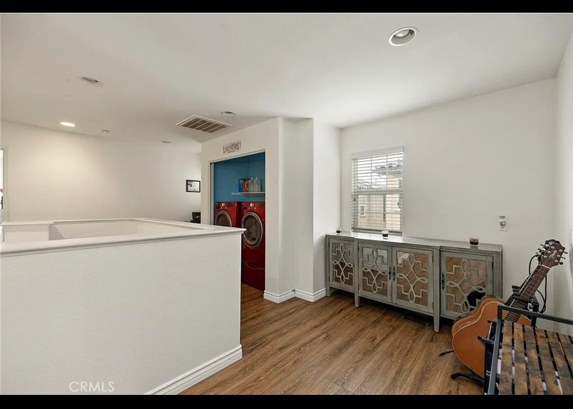 3 bed, 1630 sqft, $3,250 — Photo 2