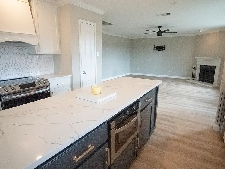 809 Mockingbird Dr — Photo 3