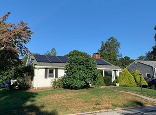 56 Ridgewood Ave, Waterford, CT 06385