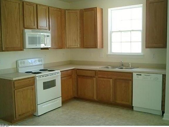 3rd image of 5428 Ann Arbor Ln