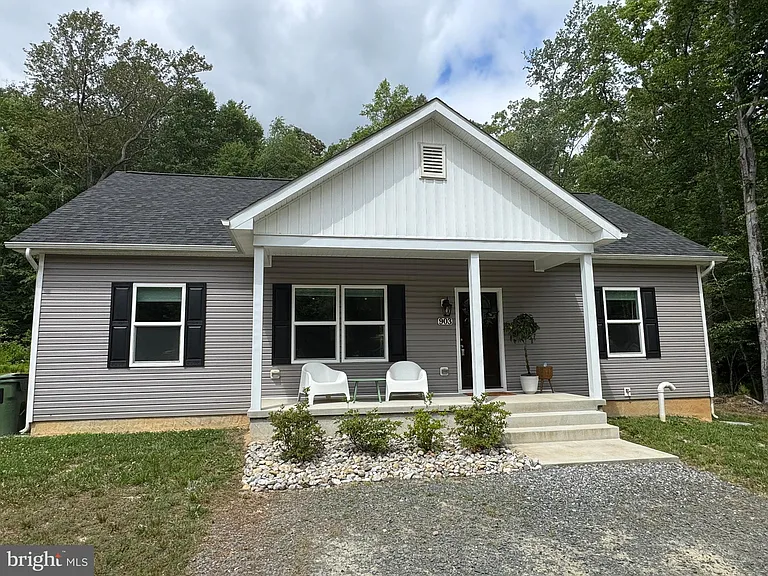 903 Albrough Blvd — Photo 28