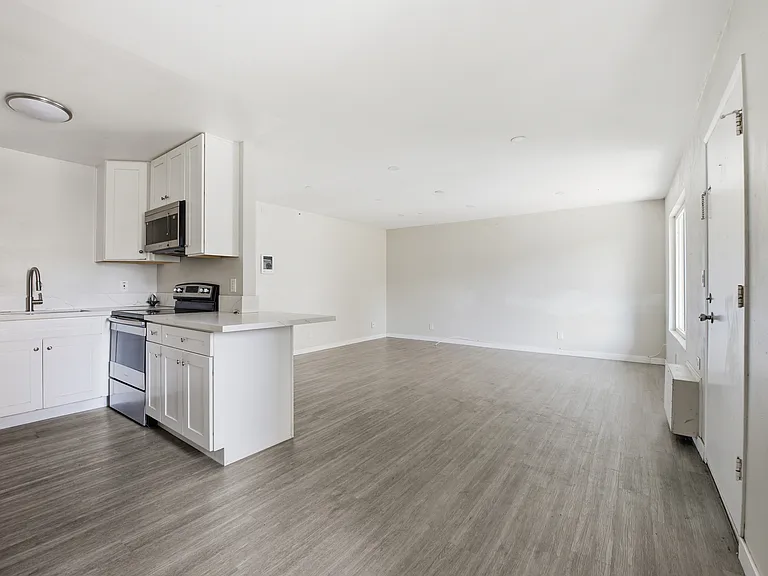 4275 48th St #6 — Photo 5