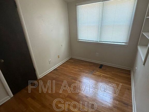 3rd image of 2634 SE Adams St