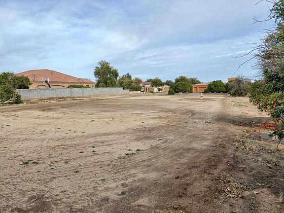 3rd image of 3701 E Sunnydale Dr
