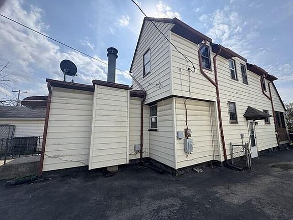 3rd image of 684 Wiltshire Rd