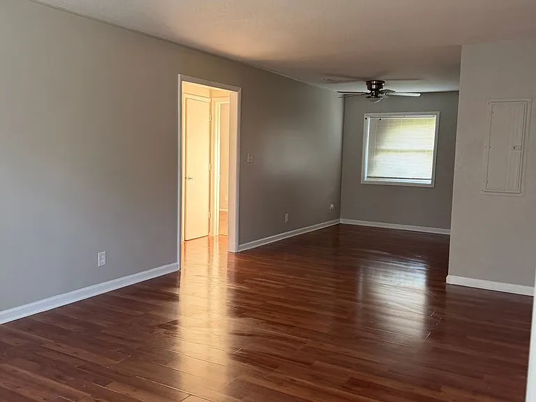 6048 Dickson Rd — Photo 2